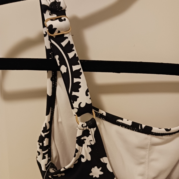 New Anne Cole swimsuit - Picture 3 of 4